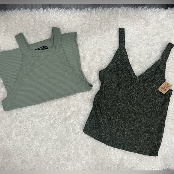 Basic tops - Picture 1 of 4